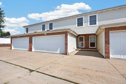 3-1104 Ekstam Dr, Bloomington, IL, 61704-3324 | Card Image