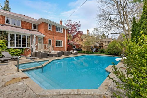 35 Bywood Dr, Etobicoke, ON, M9A1M1 | Card Image