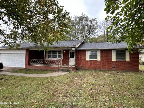 1320 Belle Air Pl, Carthage, MO, 64836-2447 | Card Image