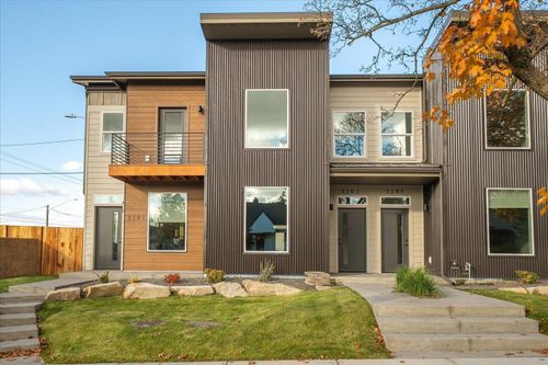 3203 E 30th Ave, Spokane, WA, 99223-3737 | Card Image