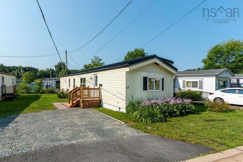 23 Brook St, House with 3 bedrooms, 1 bathrooms and 2 parking in Middle Sackville NS | Card Image