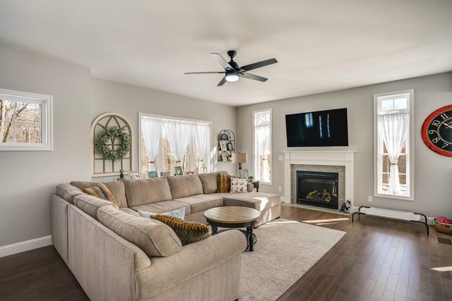 8 Green Rd, House other with 3 bedrooms, 3 bathrooms and null parking in Raymond NH | Image 6