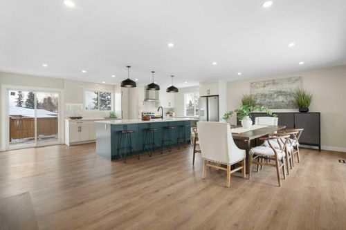 248 Madeira Pl Ne, Calgary, AB, T2A5T1 | Card Image