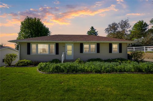 1001 Maquoketa St, Anamosa, IA, 52205-1559 | Card Image