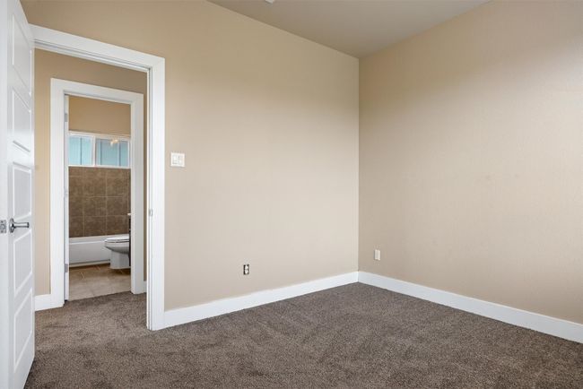 Secondary Bedroom | Image 25
