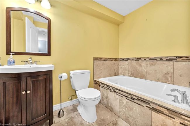 572 Altheim Cres, House other with 3 bedrooms, 4 bathrooms and 4 parking in Waterloo ON | Image 29