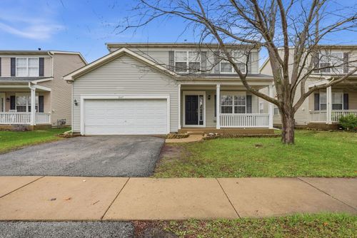 2647 Pecos Cir, Montgomery, IL, 60538-3711 | Card Image