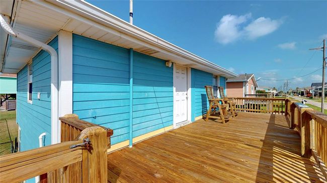 954 Palmetto Dr, House other with 1 bedrooms, 2 bathrooms and 1 parking in Crystal Beach TX | Image 5