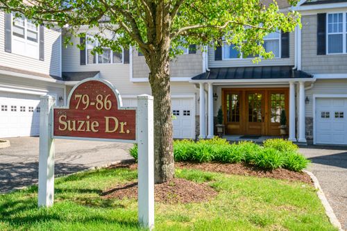 82-82 Suzie Dr, Newtown, CT, 06470-1261 | Card Image