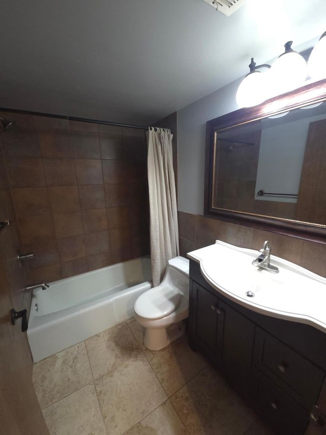 APT-6 - 901 11 Th Ave S, Condo with 2 bedrooms, 1 bathrooms and null parking in Hopkins MN | Image 7
