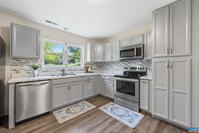86 Woodlake Dr, Townhouse with 3 bedrooms, 2 bathrooms and null parking in CHARLOTTESVILLE VA | Image 8