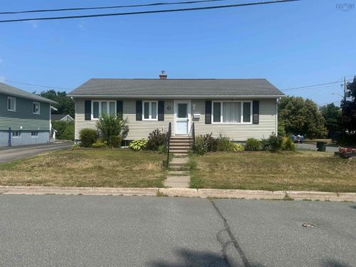 2 Landsdown Dr, Antigonish, NS, B2G1T7 | Card Image