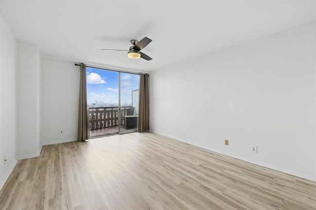 APT-1502 - 2016 Main St, Condo with 2 bedrooms, 2 bathrooms and 1 parking in Houston TX | Image 4