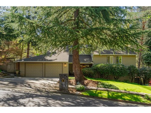 3040 Royce Way, LakeOswego, OR, 97034 | Card Image