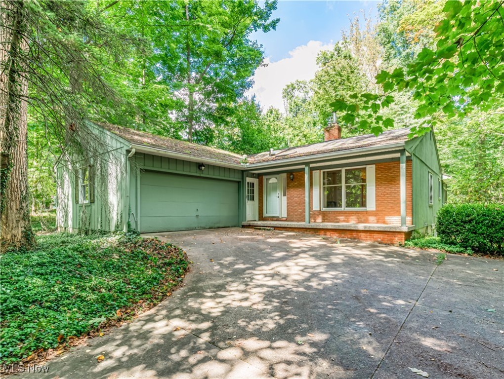 Baughman Rd, New Franklin, OH 44216