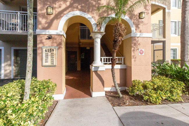 APT-201 - 6559 Emerald Dunes Dr, Condo with 3 bedrooms, 2 bathrooms and null parking in West Palm Beach FL | Image 18