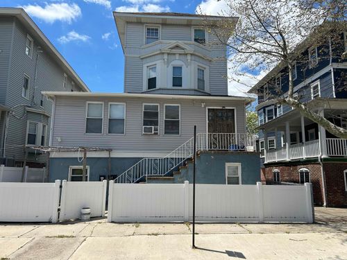 42 S Delancy Pl, Atlantic City, NJ, 08401-5816 | Card Image