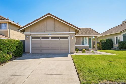 5059 Lakeview Cir, Fairfield, CA, 94534-7435 | Card Image