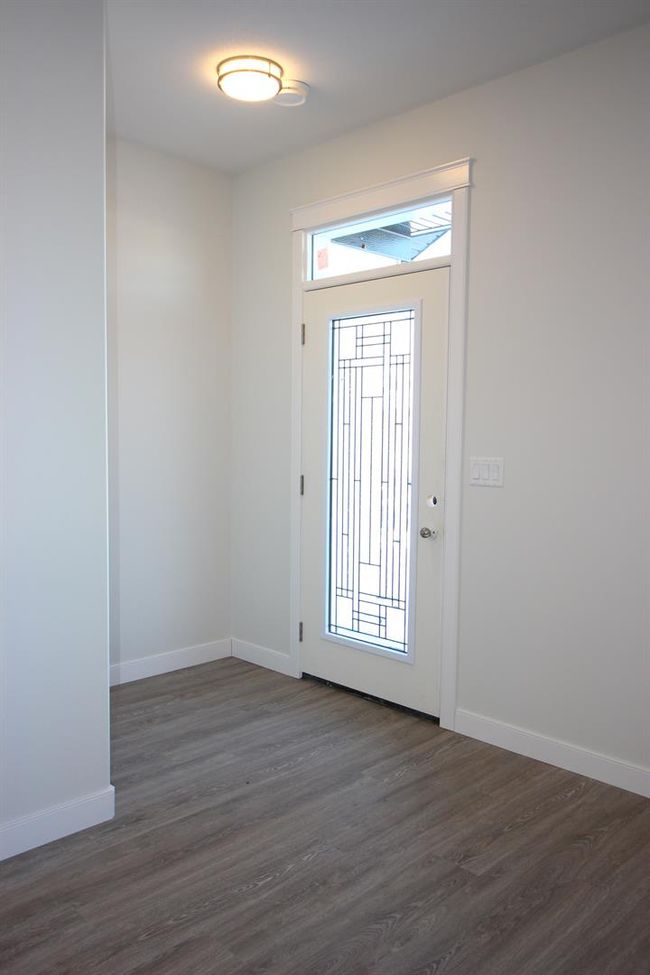 6103 Valleyview Dr, Home with 2 bedrooms, 2 bathrooms and 3 parking in Camrose AB | Image 4
