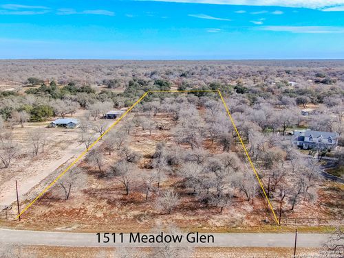 1511 Meadow Gln, Adkins, TX, 78101-2613 | Card Image