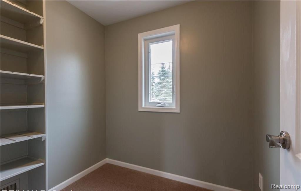 Residential Lease in Rochester 4