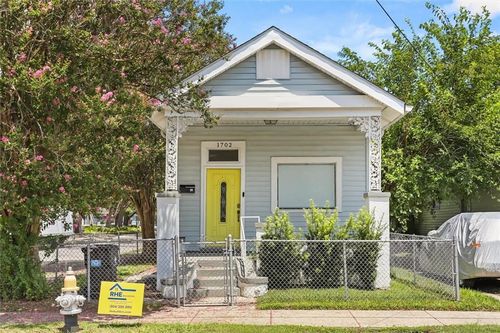 1702 Joliet St, New Orleans, LA, 70118-2150 | Card Image