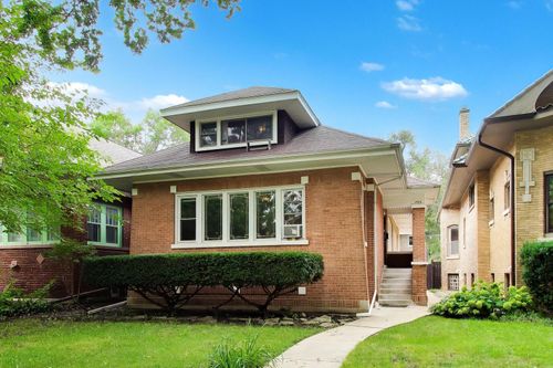 705 S Humphrey Avenue, Oak Park, IL, 60304 | Card Image