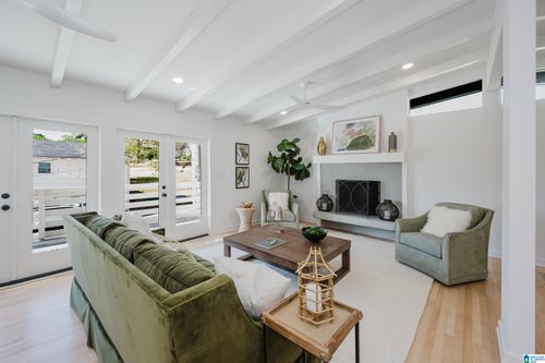 1927 Old Orchard Rd, VESTAVIA HILLS, AL, 35216-2246 | Card Image