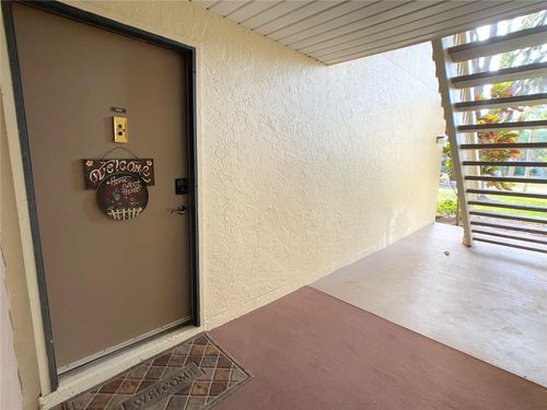 apt-106-654 Bird Bay Dr E, VENICE, FL, 34285-6230 | Card Image