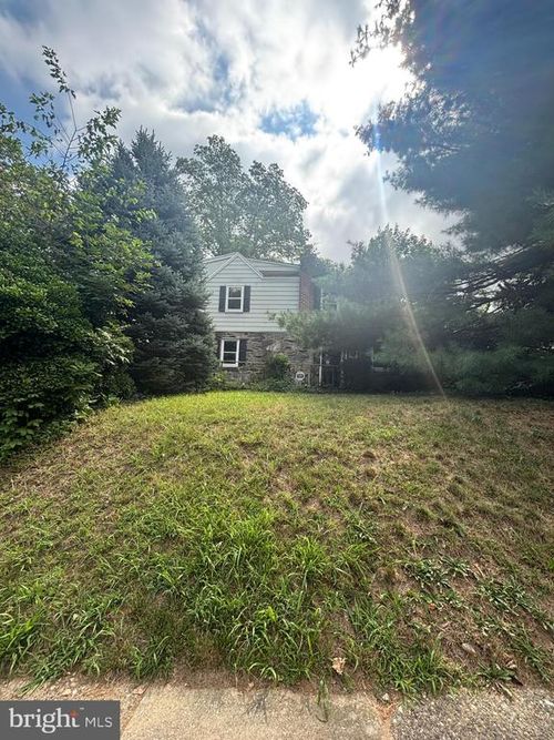 805 E Penn Pines Blvd, ALDAN, PA, 19018-4310 | Card Image