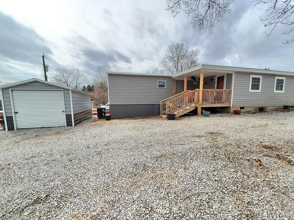 115 Ford Trl, Pending in Bracey - eXp Realty