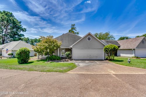 205 Shadow Lake Dr N, Clinton, MS, 39056-4555 | Card Image