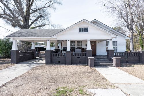 807 N Pollock St, Selma, NC, 27576-2210 | Card Image