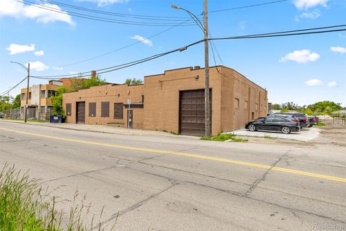 12950 Lyndon St, Detroit, MI, 48227-3976 | Card Image