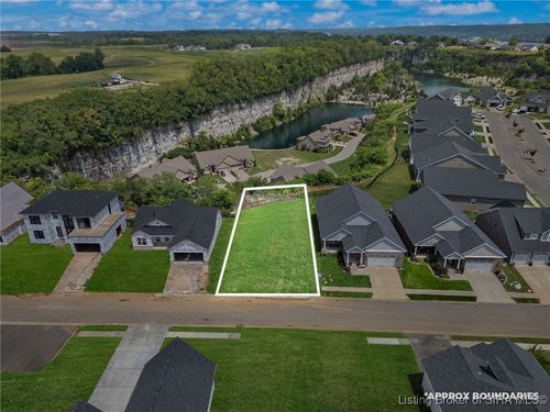 8 Villa Pointe Section 3, Jeffersonville, IN, 47130 | Card Image