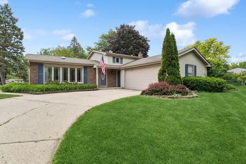 413 Catalpa Ln, Libertyville, IL, 60048-3503 | Card Image