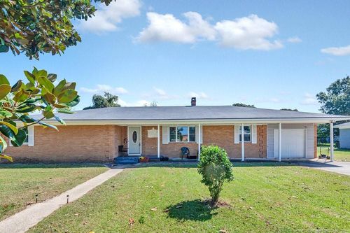 908 Doll St, Fayetteville, NC, 28303-3934 | Card Image