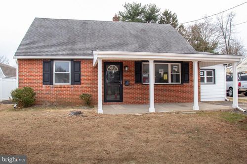 952 Columbus Rd, Burlington, NJ, 08016-2842 | Card Image