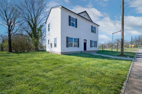 416 Railroad Ave W, Suffolk, VA, 23434-5321 | Card Image