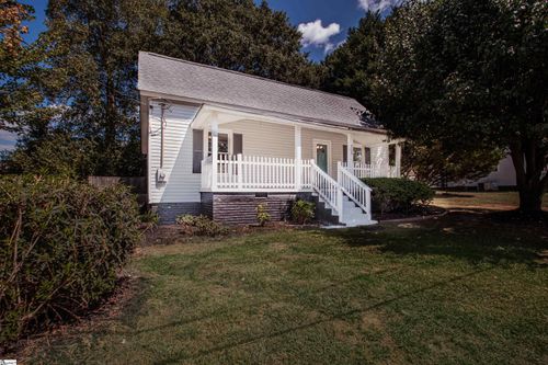 305 S 6th St, Easley, SC, 29640-3421 | Card Image