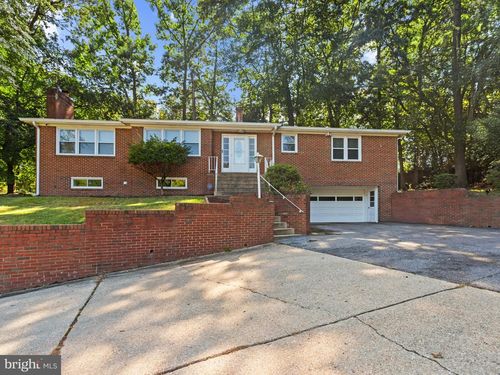 3601 Barry Dr, TEMPLE HILLS, MD, 20748-3401 | Card Image