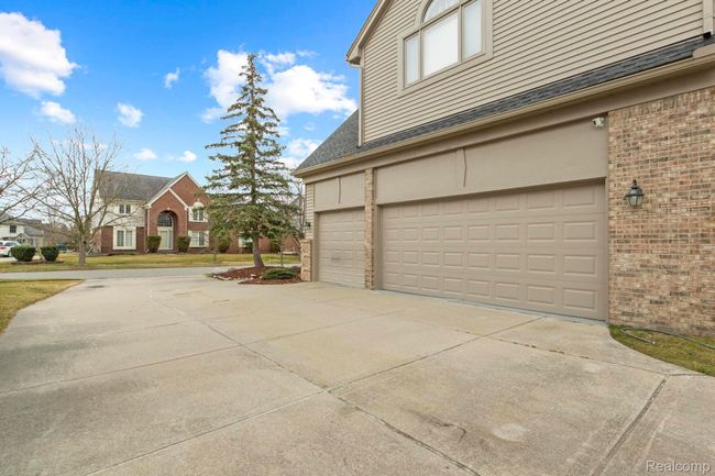 3 CAR ATTA | Image 32