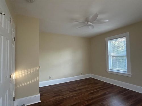 apt-2-34 Maple St, Derry, NH, 03038-2684 | Card Image