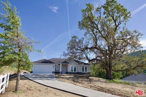 28701 Delaware Dr, Tehachapi, CA, 93561-5537 | Card Image