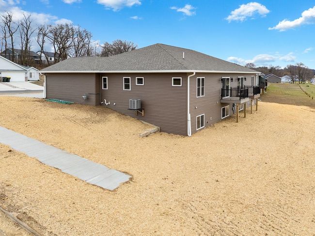 2465 Russell Ct, Home with 3 bedrooms, 3 bathrooms and null parking in REEDSBURG WI | Image 5