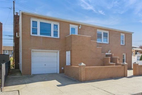 250 New York Ave, Long Beach, NY, 11561-2845 | Card Image