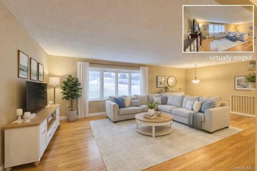 19 Eastwood Eastwood Rd, Danbury, CT, 06811-3628 | Card Image