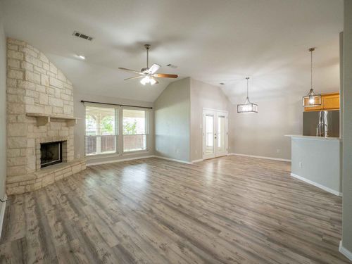 100 Linsey Cv, Burnet, TX, 78611-5886 | Card Image