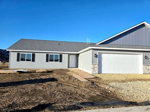 2007 Clark St, Saint Peter, MN, 56082-7527 | Card Image