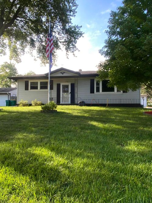 2949 W 76th Ln, Merrillville, IN, 46410-4516 | Card Image